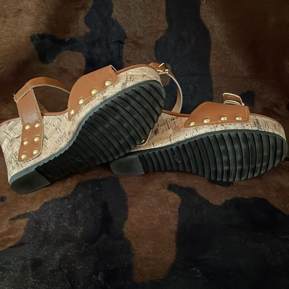 “Shein” Butterfly Flower Stud Fish Mouth Women Wedge Thick Sole Sandals! - Picture 7 of 10